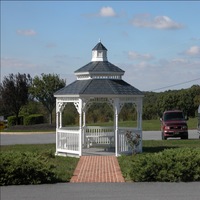 Gazebo with disappearing screen in Chesapeake